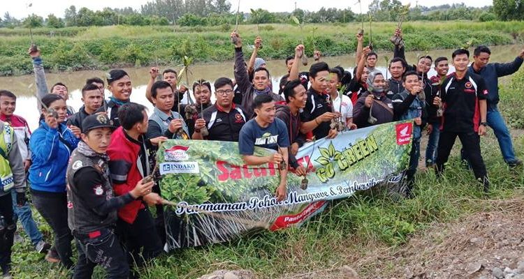 Foto: Rangkaian kegiatan HBD 2025 Regional Sumatera, PT Indako Trading Coy menginisiasi gerakan bertajuk Jejak Hijau Bikers Honda, sebuah gerakan penanaman 2.025 pohon.(Ist)