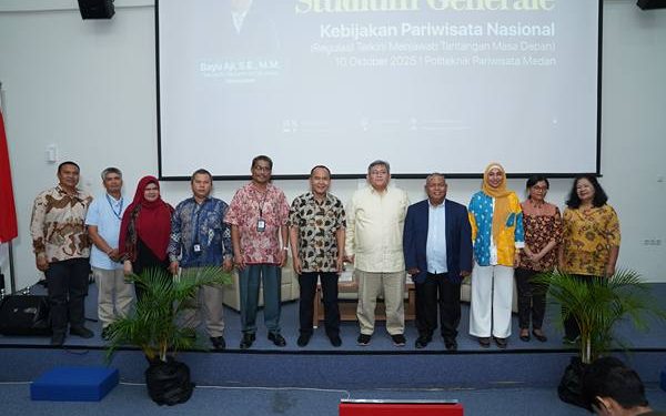 Politeknik Pariwisata (Poltekpar) Medan sukses menggelar kegiatan Stadium Generale pada hari Jumat, 10 Oktober 2025, di Amphiteater Gedung Kuliah Terpadu.(Dok:Poltekpar Medan)
