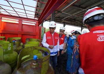 Wujudkan Energi Berkeadilan, Pertamina Patra Niaga Dukung Koperasi Desa Merah Putih Jadi Penggerak Ekonomi Rakyat 9 Kunjungan kerja Dewan Komisaris Pertamina Patra Niaga ke wilayah Regional Sumbagut berfokus pada aktivitas KDMP di Kecamatan Binjai Barat, Kota Binjai, serta SPBE di Medan.(Dok:Pertamina Sumbagut)
