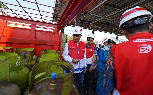 Wujudkan Energi Berkeadilan, Pertamina Patra Niaga Dukung Koperasi Desa Merah Putih Jadi Penggerak Ekonomi Rakyat 1 Kunjungan kerja Dewan Komisaris Pertamina Patra Niaga ke wilayah Regional Sumbagut berfokus pada aktivitas KDMP di Kecamatan Binjai Barat, Kota Binjai, serta SPBE di Medan.(Dok:Pertamina Sumbagut)