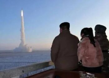 Foto: Korut Tembakkan Rudal Balistik Jarak Pendek Jelang Kunjungan Trump ke Korsel 9