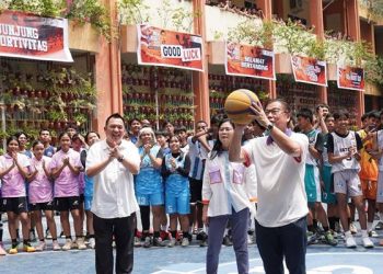 Anggota Komisi X DPR RI resmi membuka Kejuaraan Bola Basket 3×3, Sabtu (18/10) di Lapangan Basket Yayasan Perguruan Sultan Iskandar Muda (YPSIM), Jln Sunggal, Gang Bakul, Medan, dan akan berlangsung hingga 19 Oktober 2025.(Ist)