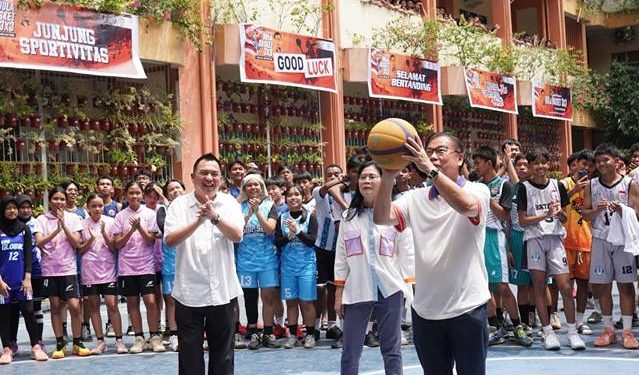 Anggota Komisi X DPR RI resmi membuka Kejuaraan Bola Basket 3×3, Sabtu (18/10) di Lapangan Basket Yayasan Perguruan Sultan Iskandar Muda (YPSIM), Jln Sunggal, Gang Bakul, Medan, dan akan berlangsung hingga 19 Oktober 2025.(Ist)