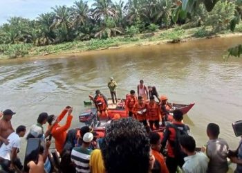 Foto: Korban Hanyut Banjir Sungai Kualuh Labura Ditemukan Meninggal, Terseret Arus Saat Hendak ke Ladang 3