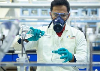 KPI Uji Kualitas BBM di LEMIGAS: Pertamina Jamin Pertalite Hingga Avtur Sesuai Standar 10 Kilang Pertamina Internasional (KPI) melakukan pengujian di laboratorium eksternal guna memastikan kualitas produk BBM-nya sesuai standar.(Foto: Pertamina)