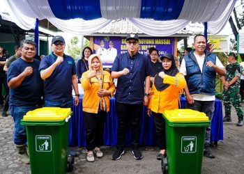 Foto: Warga Mabar Hilir Bertemu Wali Kota Rico Waas: Banjir dan Infrastruktur Rusak Jadi Keluhan Utama 5