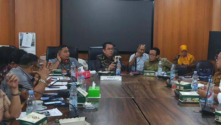 Foto: RDP Komisi IV DPRD Kota Medan bersama BWS II di ruang rapat Komisi IV gedung DPRD Medan, Senin (20/10/2025).(Ist)
