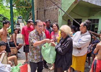 Anggota Komisi X DPR RI, Sofyan Tan mengunjungi langsung Lingkungan V, Kelurahan Polonia, Kecamatan Medan Polonia, pada hari Minggu (12/10) pukul 11.00 WIB.(Ist)