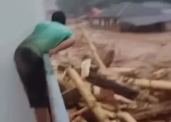 Foto: Longsor Tapteng-Sibolga: Jalan Putus, 2 Korban 6
