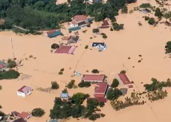 Foto: Korban Tewas Banjir Vietnam Naik Drastis: 55 Jiwa 7