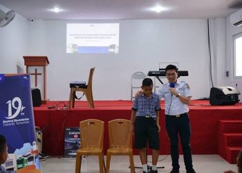 KAI Bandara memberikan pemahaman mengenai pentingnya keselamatan di lingkungan perkeretaapian, khususnya bagi para pelajar, melalui program edukasi di SMP Methodist Batang Kuis, Jalan Pelita No. 35, Kabupaten Deli Serdang.(Dok:KAI Bandara)