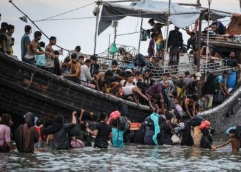 Foto: Tragedi Kapal Karam: 13 Korban Tewas Migran Rohingya Ditemukan 10