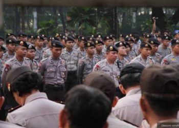 Foto: Demo Buruh KASBI DPR Hari Ini: 1.464 Personel Gabungan Diterjunkan 2