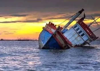 Foto: ​64 Orang Hilang Kapal Tongkang Terbalik Kongo 1