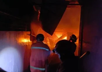 Foto: Diduga Korsleting, Rumah di Binjai Timur Ludes 9
