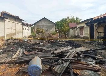 Foto: 4 Rumah di Pulo Sarok Aceh Singkil Terbakar, Api Cepat Merembet 8