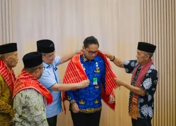 Foto: Wali Kota Medan Rico Waas Akan Ditabalkan Marga Ginting Suka oleh Adat Karo 4