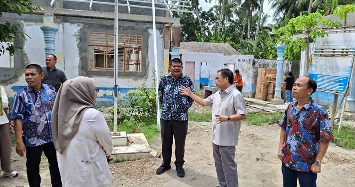 Sofyan Tan Salurkan Rp1,5 Miliar untuk Revitalisasi 2 SD di Hamparan Perak 1 Anggota Komisi X DPR RI dari Fraksi PDI Perjuangan, dr. Sofyan Tan dua sekolah penerima manfaat yaitu SD 105276 Kota Datar dan SD 105279 Tandam Hilir II.(Ist)