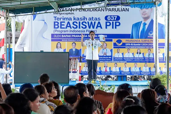 Foto: Peluncuran Gerakan Literasi Digital Yayasan Parulian sekaligus menyerahkan secara simbolis bantuan Program Indonesia Pintar (PIP) kepada siswa Sekolah Parulian.(Dok:Diskominfo Medan)