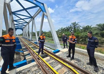 Menyambut masa Angkutan Nataru 2025/2026, PT KAI Divre I Sumut melaksanakan peremajaan bantalan rel di sejumlah jembatan kereta api yang berada dalam wilayah operasional Sumatera Utara.(Dok:KAI Divre I Sumut)