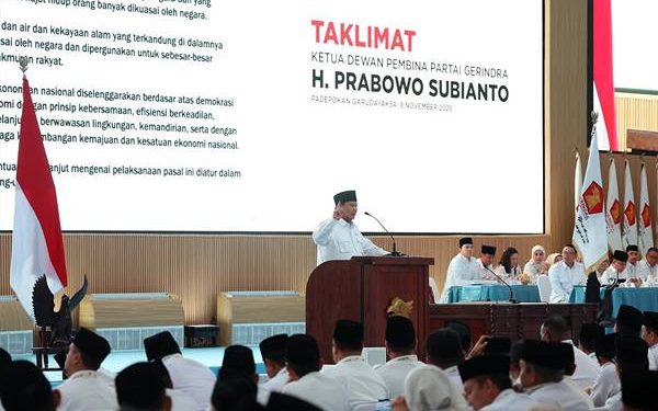 Presiden Republik Indonesia, yang juga menjabat sebagai Ketua Umum Partai Gerindra, Prabowo Subianto, mengumpulkan seluruh kader partainya dalam sebuah acara penting, Sabtu (8/11) di Padepokan Garudayaksa, Hambalang, Bogor, Jawa Barat.(Istimewa)