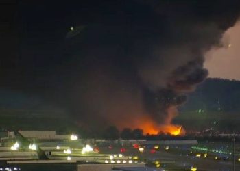 Foto: Kecelakaan Pesawat Kargo UPS di Kentucky: Api dan Ledakan Guncang Louisville 6