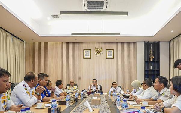 Wali Kota Medan Tekankan Sinergi Lintas Dinas dalam Penegakan Perda 1 Rapat pembahasan penegakan perda, Rabu (5/11/2025) di Ruang Rapat Rumah Dinas Wali Kota Medan.(Dok:Diskominfo Medan)