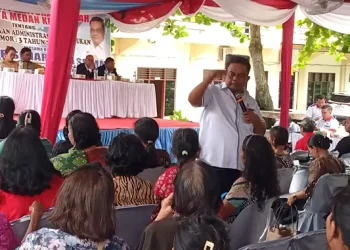Foto: Binsar Simarmata Sesalkan Camat Tidak Pernah Hadir Saat Sosper 9