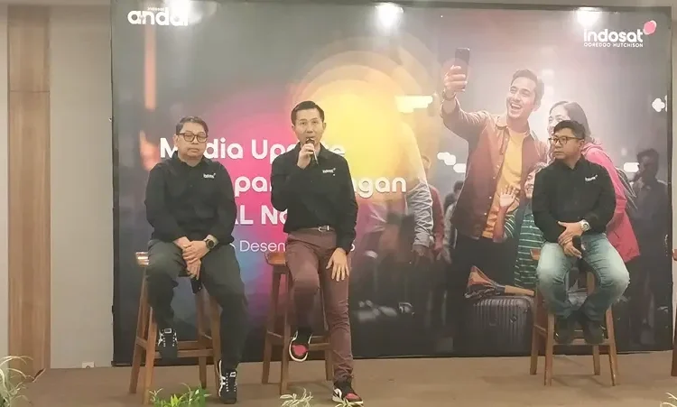 Foto: Executive Vice President (EVP) Head of Circle Sumatera Indosat Ooredoo Hutchison, Agus Sulistio (tengah) dalam kegiatan pembaruan media terkait persiapan Nataru pada Selasa (16/12/2025).(SeputarSumut/Siong)