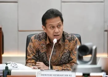 Foto: Menkes Kirim 600 Nakes ke Sumatra Terdampak Bencana 1