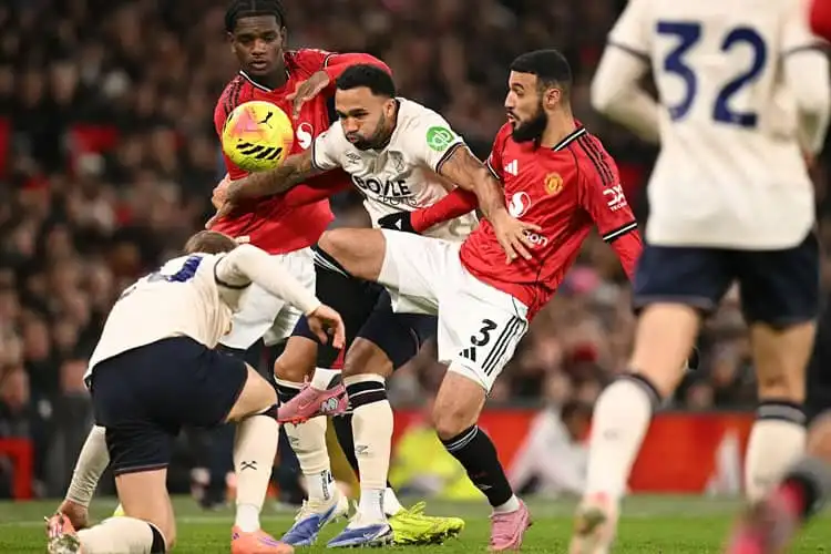 Foto: Manchester United harus menelan pil pahit karena gagal meraih kemenangan saat menjamu West Ham United, di Old Trafford pada hari Kamis (4/12) waktu setempat.(Foto: Westham)