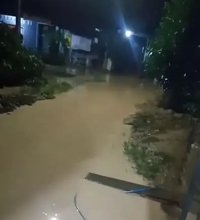 Foto: Sungai Aek Sirahar yang melintasi wilayah Kecamatan Andam Dewi dan Barus di Kabupaten Tapanuli Tengah (Tapteng).(Istimewa)