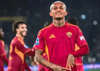 Foto: Wesley Franca Bawa Roma Kalahkan Como 4