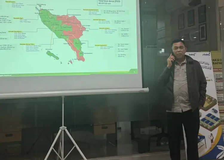 Foto: Sebagai bentuk respons tanggap darurat, Wakil Direktur Utama Perum BULOG, Marga Taufiq, datang langsung ke Medan melakukan koordinasi menyeluruh dengan Kanwil BULOG Sumut.(Dok:Bulog Sumut)