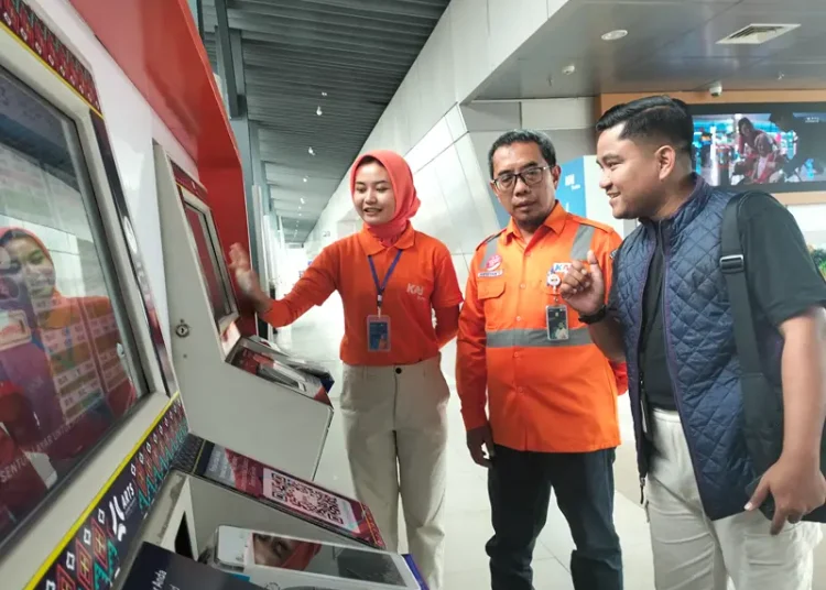 Foto: PT KAI Bandara memproyeksikan adanya pertumbuhan volume penumpang selama masa angkutan Natal 2025 dan Tahun Baru 2026 (Nataru).(SeputarSumut/Siong)
