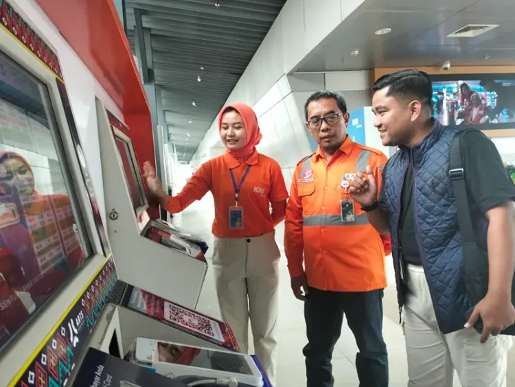 Foto: PT KAI Bandara memproyeksikan adanya pertumbuhan volume penumpang selama masa angkutan Natal 2025 dan Tahun Baru 2026 (Nataru).(SeputarSumut/Siong)
