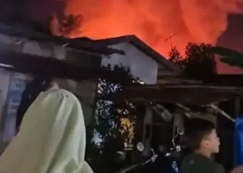 Foto: Rumah Warga di Tanjung Morawa Hangus Terbakar 3