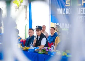 Foto: Rico Waas Respon Keluhan Warga: Banjir & Investasi 6