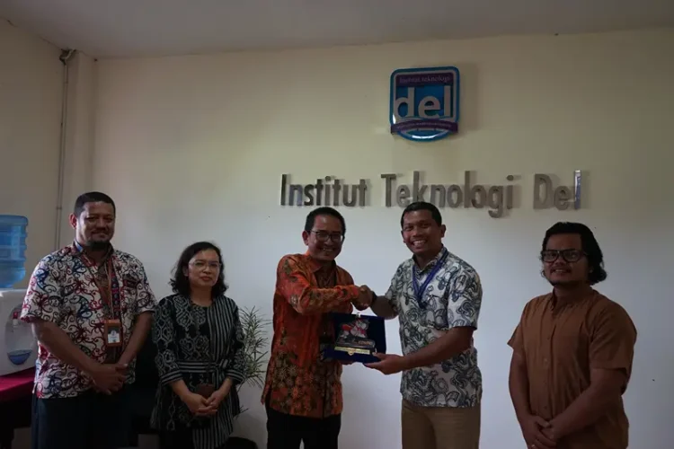 Foto: Kantor Wilayah I KPPU melaksanakan audiensi dengan Institut Teknologi Del (IT Del) di Laguboti, Kabupaten Toba, pada Senin, 8 Desember 2025.(Dok:Kanwil I KPPU)