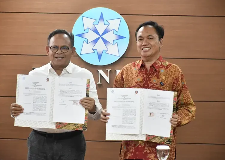 Foto: KPPU menggandeng Dewan Pers dalam menandatangani Nota Kesepahaman (MoU) kemarin (17/12) di Gedung Dewan Pers, Jakarta.(Dok:KPPU)