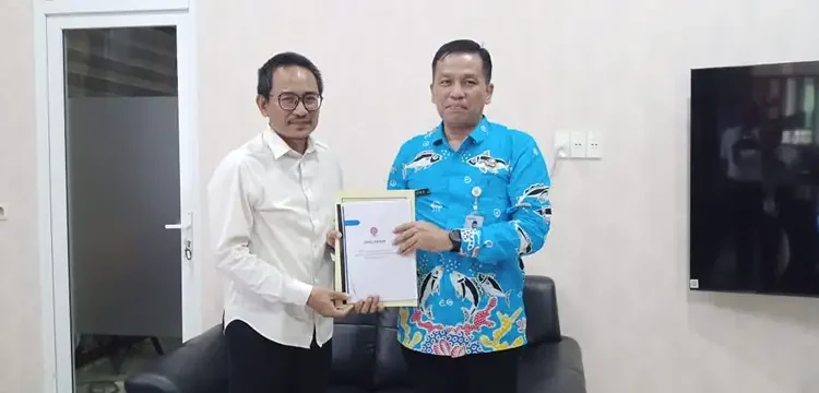 Foto: Pertemuan koordinatif Kepala Kantor Wilayah I KPPU, Ridho Pamungkas, bersama Kadisperindag ESDM Sumatera Utara, Fitra Kurnia, Kamis (18/12).(Dok:Kanwil I KPPU)