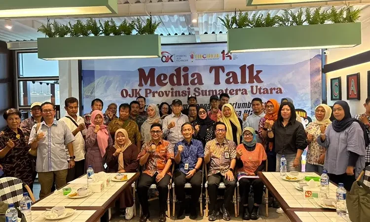 Foto: Kegiatan Media Talk bertema “Peran OJK dalam Mengawal Pertumbuhan Industri Jasa Keuangan Sumatera Utara” di Medan, Kamis (4/12).(Dok:OJK Sumut)
