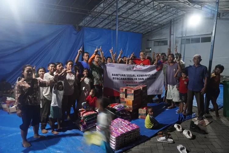 Foto: PT Indako Trading Coy berkolaborasi bersama Yayasan Astra Honda Motor (Yayasan AHM) menyalurkan bantuan kemanusiaan kepada warga yang terdampak banjir di Kota Medan dan sekitarnya.(Ist)