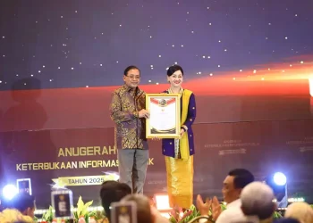 OJK Terbaik Nasional Keterbukaan Informasi 1