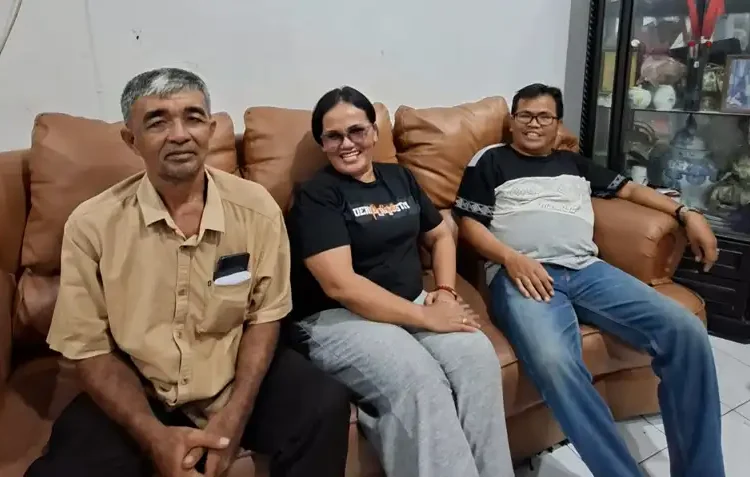 Foto: Dari kiri : Wakil Ketua Panitia Natal Patambor Kota Medan Marsal Manurung, Bendahara Dormauli br Manurung, Sekretaris Organda Manurung.(Ist)