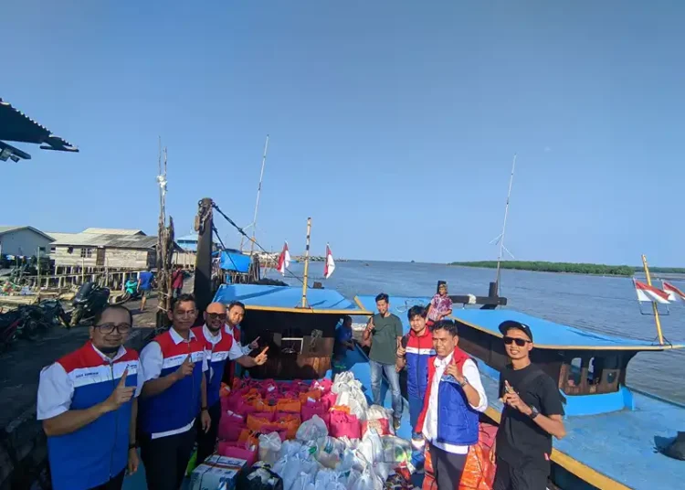 Foto: PGN mengirimkan tim melalui jalur laut untuk mempercepat penyaluran bantuan, membantu proses evakuasi, dan membuka kembali akses komunikasi di daerah terdampak.(Dok:PGN)