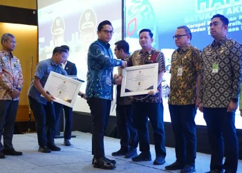 Foto: Sekretariat DPRD Medan Raih Penghargaan Terbaik II 10