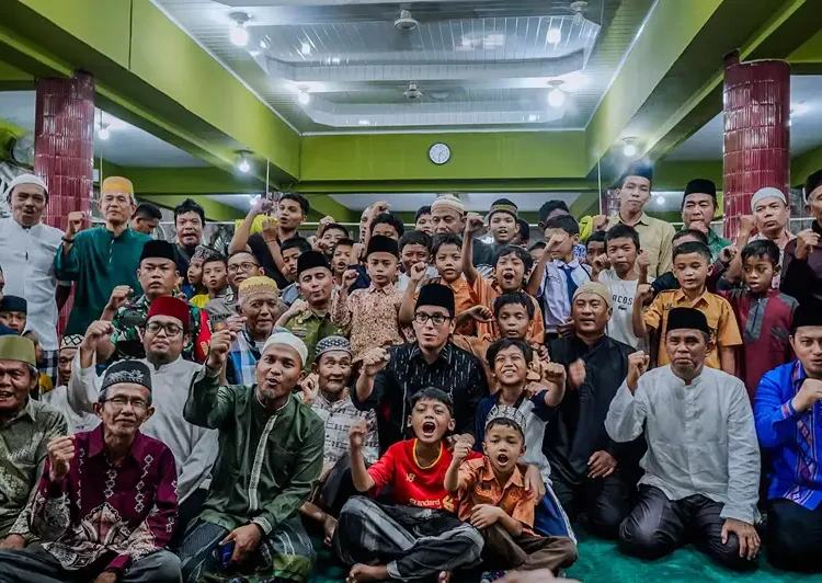 Foto: Safari Jumat Pemko Medan di Masjid Thawalib, Jalan SM Raja Gang Thawalib, Kelurahan Komat III, Kecamatan Medan Kota, Jumat (12/12/2025).(Dok:Diskominfo Medan)