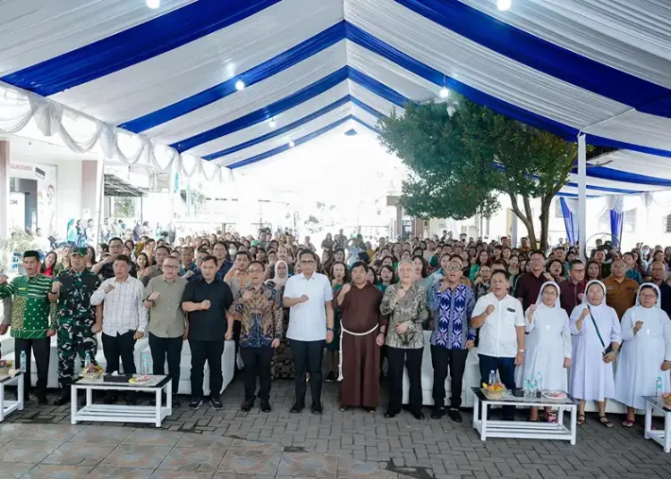 Foto: Safari Natal Pemko Medan di Gereja Katolik Paroki Santo Antonius Dari Padua, Minggu (7/12/2025).(Dok:Diskominfo Medan)