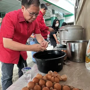 Foto: Sofyan Tan Dirikan Dapur Umum di Deli Serdang 1